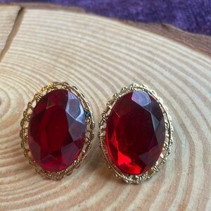 Vintage Oval Red Earring with gold filigree - EUC